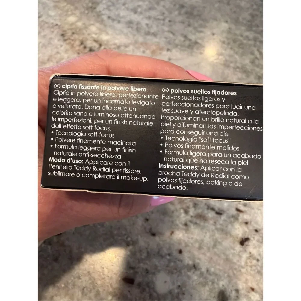 Rodial Glass Powder - Picture 4 of 8